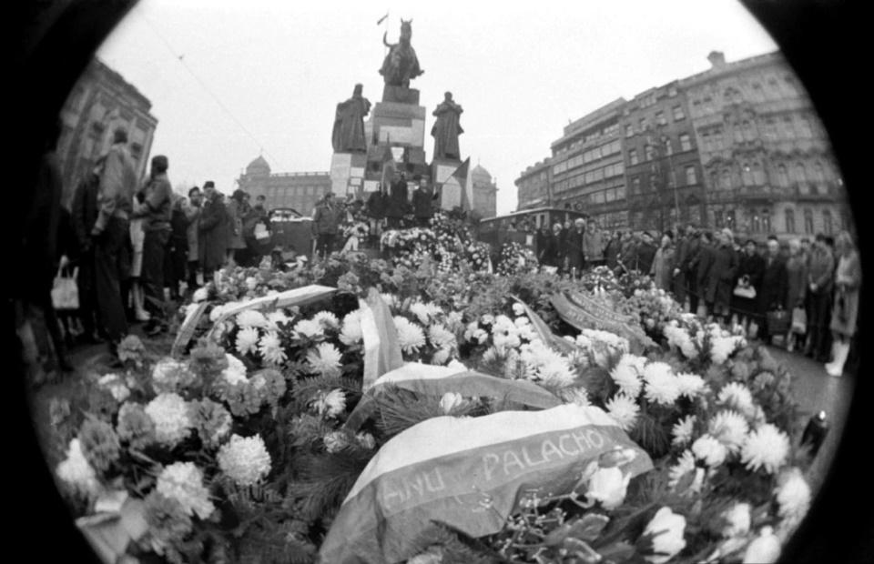 Η θυσία του Γιαν Πάλατς που αυτοπυρπολήθηκε μετά την εισβολή της ΕΣΣΔ